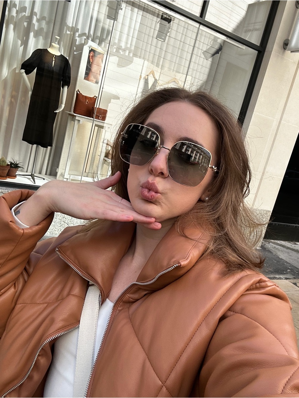 Gucci Large Metal Frame Sunglasses - Picture 7 of 7